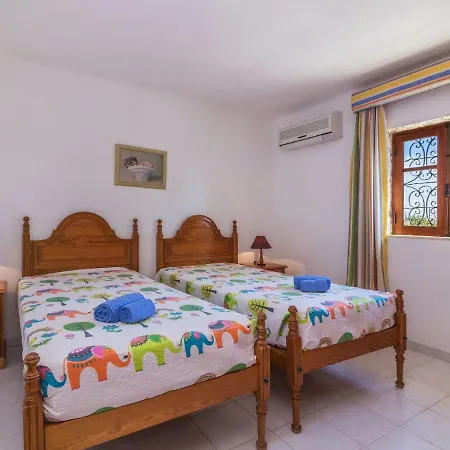 فيلة Villa Mafalda Armação de Pêra